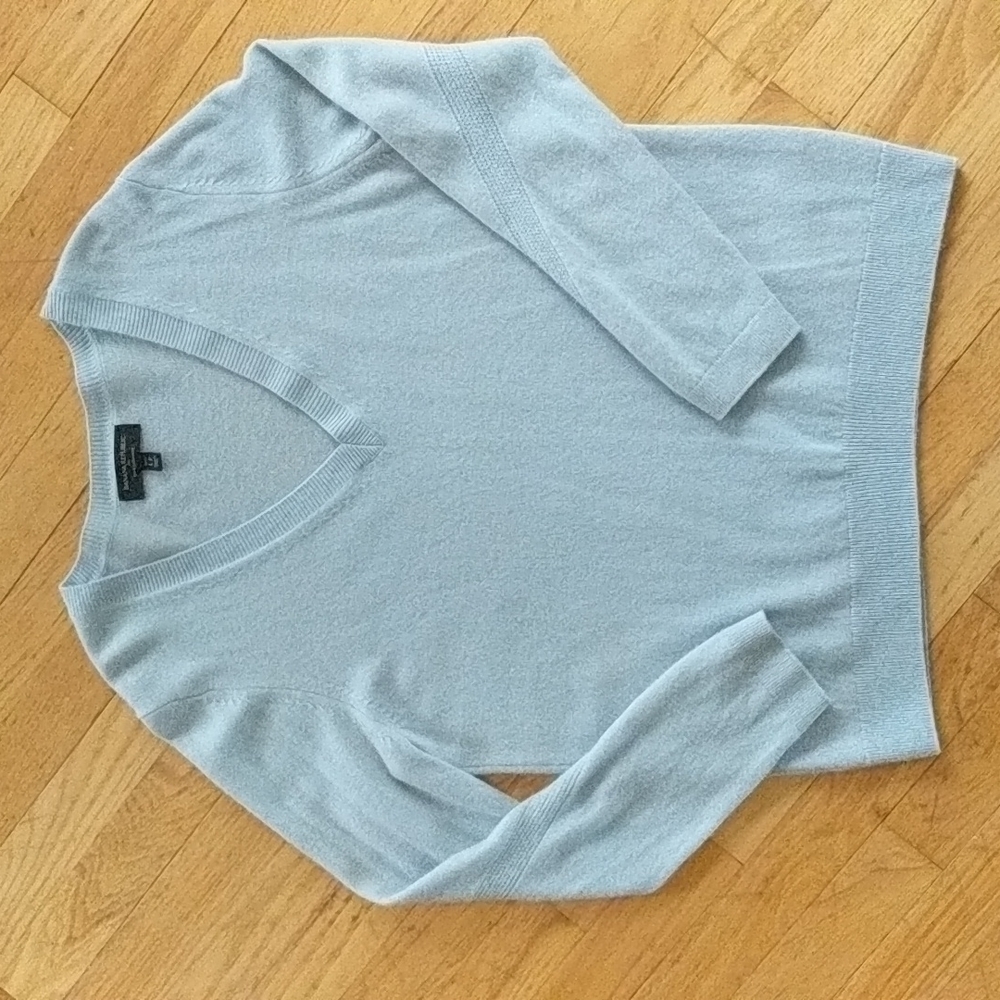 Banana Republic pale blue, 100% cashmere v-neck sweater.